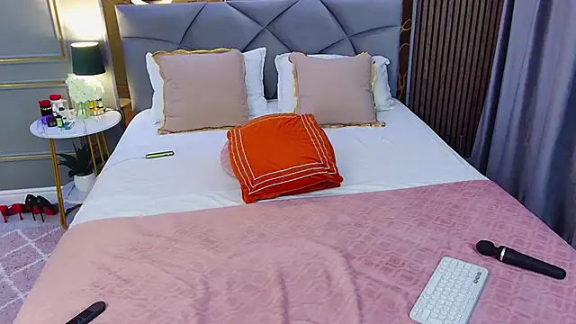 AvaCristal online show from March 2026 06:08:01 PM