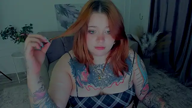 MoonLghte online show from October 2025 07:56:02 PM