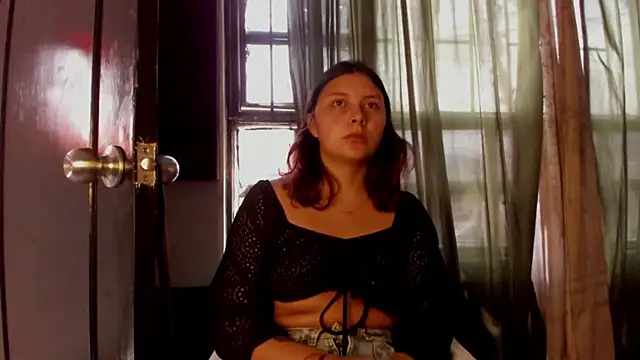 Noellesable online show from November 2025 05:13:02 PM