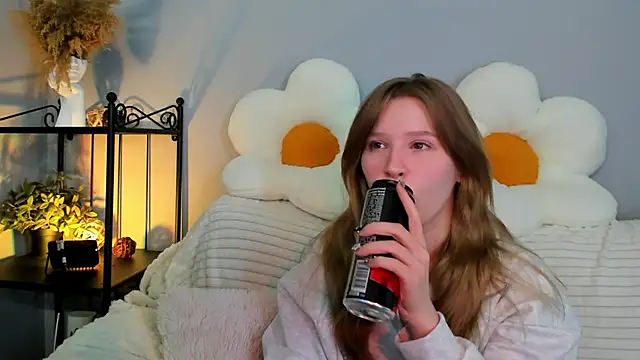 EvaStevs online show from February 2025 02:34:02 PM