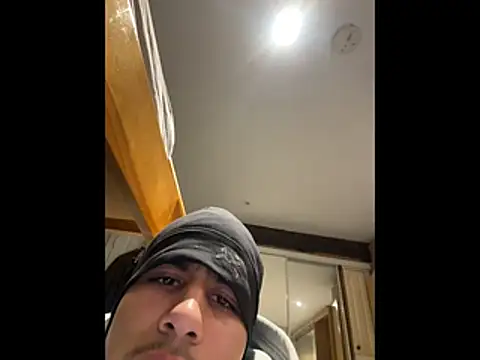 johnycash21 online show from February 2026 05:14:01 AM