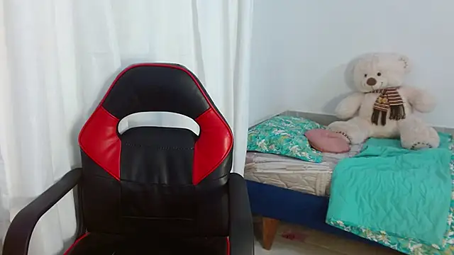 diamondGirl online show from February 2025 03:27:01 AM