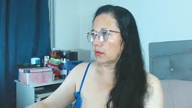 maturepriscila online show from February 2026 01:28:01 PM