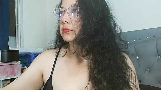 maturepriscila online show from April 2026 02:35:01 PM