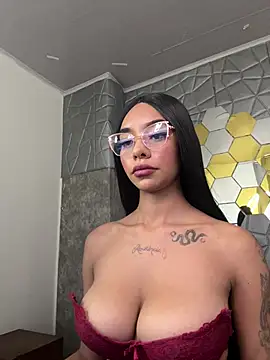 Tiffanny online show from March 2025 03:46:02 PM