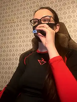 Snapshot of MoonKseni chatting on December 2024 07:17:02 AM MoonKseni online show from December 2024 07:17:02 AM