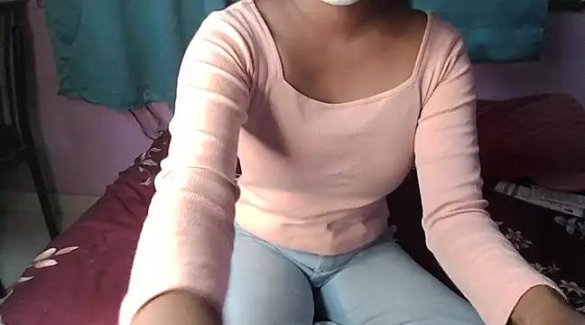 Snapshot of Aaliyalove1 chatting on December 2024 08:18:02 AM Aaliyalove1 online show from December 2024 08:18:02 AM