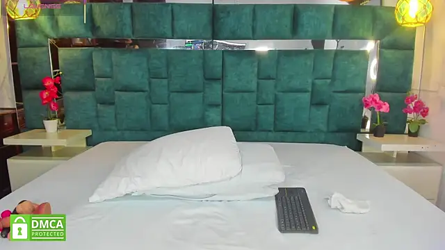 valtira nova online show from November 2025 07:24:01 PM