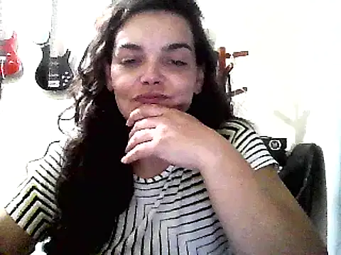 Snapshot of escritorasafada chatting on March 2025 09:45:02 PM escritorasafada online show from March 2025 09:45:02 PM