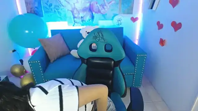 Sofi hot 4m online show from March 2025 12:34:01 PM