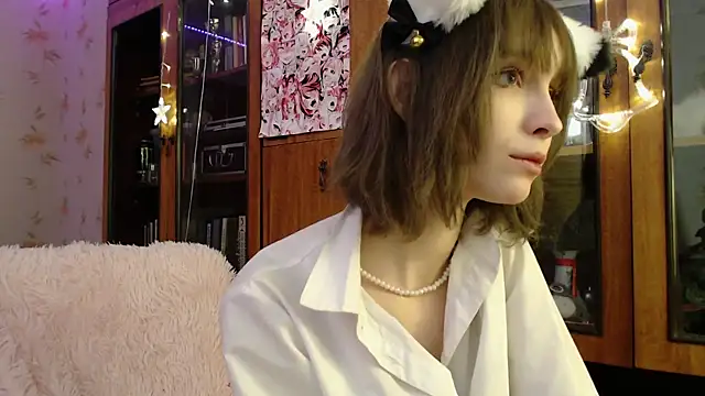 Snapshot of cloudgirrl chatting on January 2025 11:58:02 PM cloudgirrl online show from January 2025 11:58:02 PM