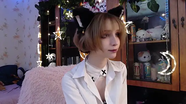 Snapshot of cloudgirrl chatting on February 2025 07:37:02 PM cloudgirrl online show from February 2025 07:37:02 PM