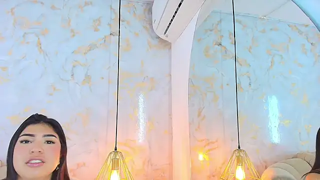 Snapshot of khloeblake chatting on February 2026 05:05:02 AM khloeblake online show from February 2026 05:05:02 AM