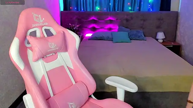 Snapshot of Christy_Little chatting on February 2025 08:05:01 AM Christy Little online show from February 2025 08:05:01 AM