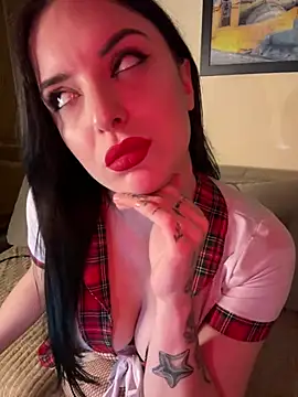 Snapshot of lunabarandi chatting on December 2024 09:28:02 AM lunabarandi online show from December 2024 09:28:02 AM