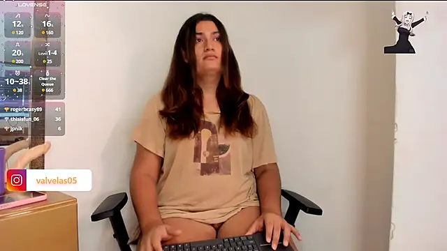 Snapshot of Valery_Maravilla_ chatting on December 2024 10:47:01 PM Valery Maravilla online show from December 2024 10:47:01 PM