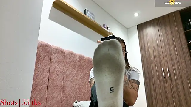 Emmy petit online show from November 2025 10:52:01 PM