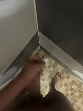 Snapshot of mylovetr1 chatting on March 2025 05:00:02 AM mylovetr1 online show from March 2025 05:00:02 AM