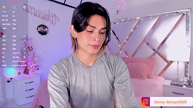 sweet dannyfem online show from December 2024 01:17:01 PM