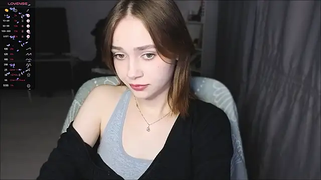 Snapshot of SweetLinaa chatting on March 2026 06:03:01 PM SweetLinaa online show from March 2026 06:03:01 PM