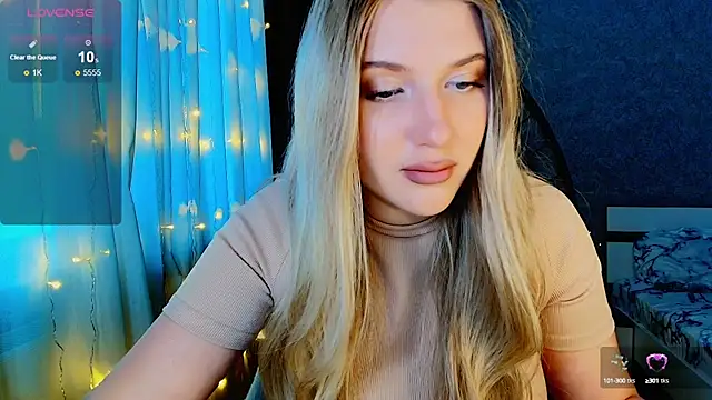 Evacadooo online show from October 2025 04:44:02 AM