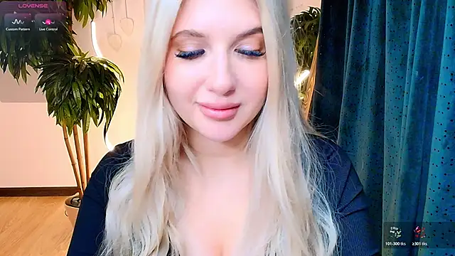 Evacadooo online show from March 2026 02:27:02 AM