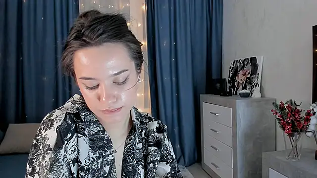 Snapshot of EmeliaReaper chatting on February 2025 01:35:01 AM EmeliaReaper online show from February 2025 01:35:01 AM