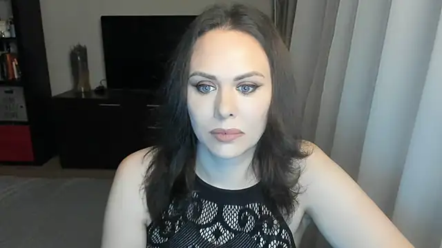 MollyCheiz online show from November 2025 02:43:02 PM