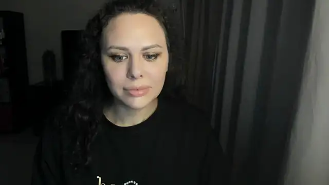 MollyCheiz online show from June 2026 11:48:01 PM