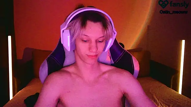 Ostin meow online show from March 2025 01:35:02 PM