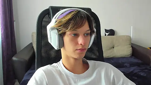 Ostin meow online show from September 2025 09:00:02 AM