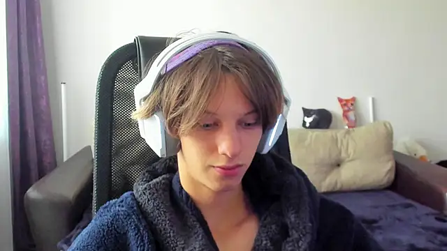 Ostin meow online show from October 2025 07:45:01 AM