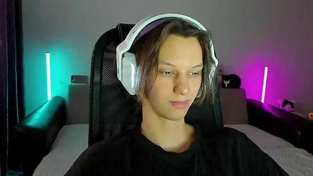 Ostin meow online show from February 2026 11:41:01 AM