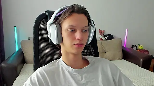 Ostin meow online show from February 2026 08:02:01 AM