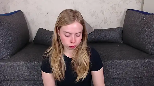 Snapshot of sofiaa_here chatting on May 2026 12:17:02 AM sofiaa here online show from May 2026 12:17:02 AM
