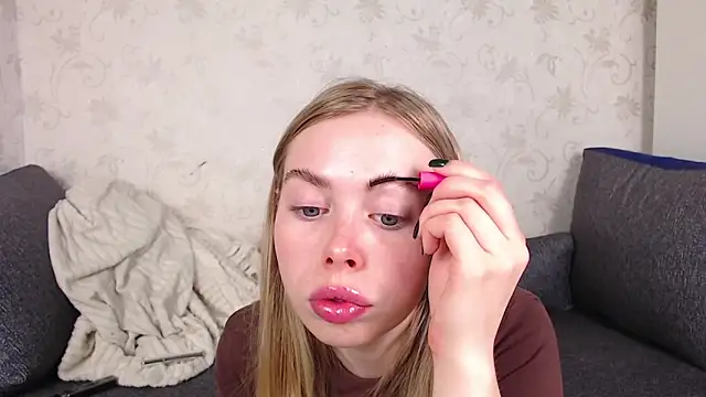 Snapshot of sofiaa_here chatting on May 2026 12:17:01 AM sofiaa here online show from May 2026 12:17:01 AM