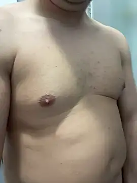 Tratto bianco002 online show from December 2024 07:00:02 PM