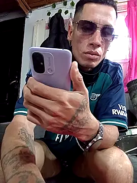 FlacoDani online show from October 2025 05:10:02 PM