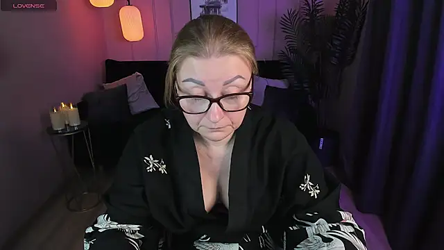 Snapshot of AlexandraKind chatting on January 2025 02:43:02 AM AlexandraKind online show from January 2025 02:43:02 AM
