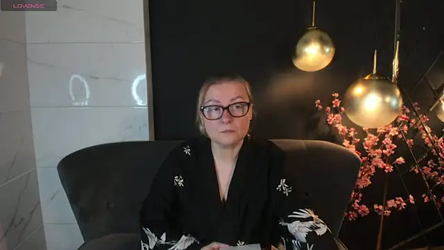 Snapshot of AlexandraKind chatting on January 2025 01:41:01 PM AlexandraKind online show from January 2025 01:41:01 PM