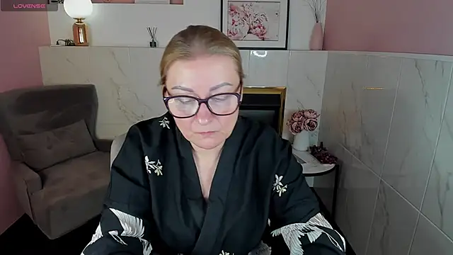 Snapshot of AlexandraKind chatting on January 2025 12:17:02 AM AlexandraKind online show from January 2025 12:17:02 AM