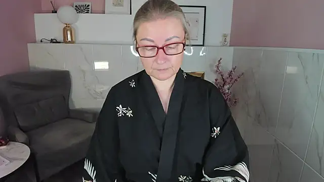 Snapshot of AlexandraKind chatting on September 2025 01:32:01 PM AlexandraKind online show from September 2025 01:32:01 PM