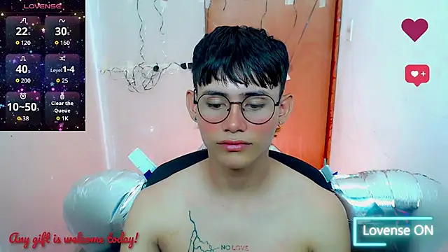 Snapshot of tanjiro_cute chatting on October 2025 06:14:02 AM tanjiro cute online show from October 2025 06:14:02 AM