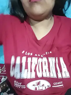 Snapshot of Love-Veronica chatting on June 2026 06:19:01 PM Love-Veronica online show from June 2026 06:19:01 PM