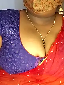 Snapshot of Sexy_Radhikaa chatting on April 2026 05:36:02 AM Sexy Radhikaa online show from April 2026 05:36:02 AM