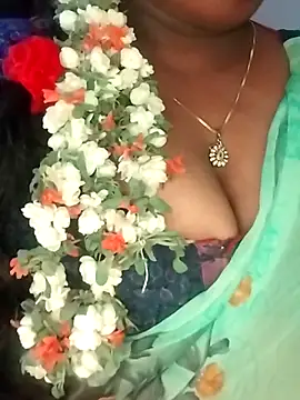 Snapshot of Sexy_Radhikaa chatting on June 2026 02:55:01 PM Sexy Radhikaa online show from June 2026 02:55:01 PM