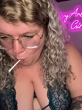 CurvyAnonymousGirl89 online show from February 2025 09:44:02 PM