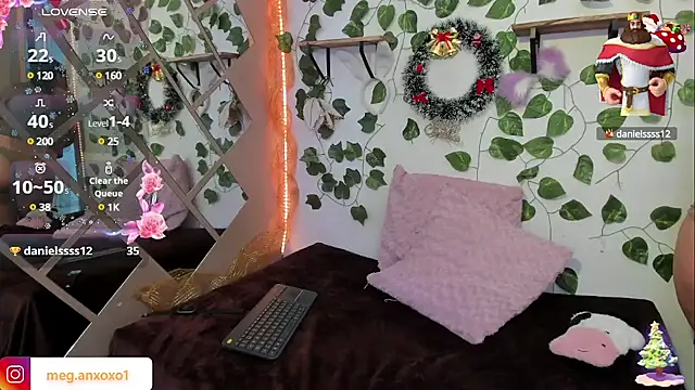 Snapshot of Megan_sophia2 chatting on December 2024 05:04:02 PM Megan sophia2 online show from December 2024 05:04:02 PM