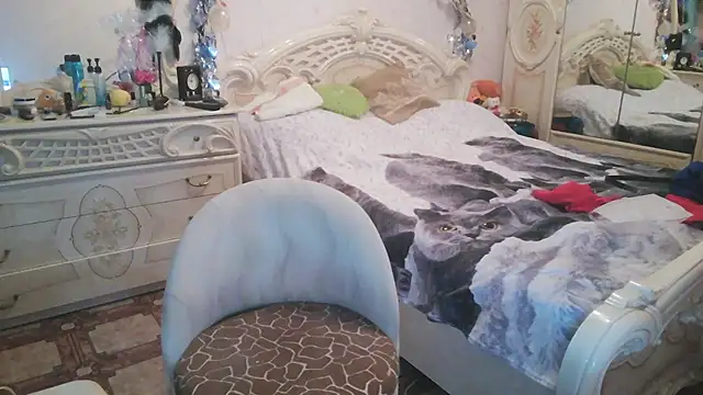 Debra Phoenix online show from April 2026 07:07:01 PM