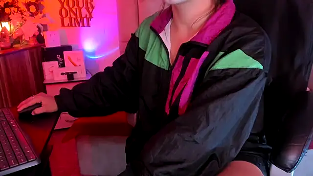 natacha  black  online show from February 2025 04:02:01 PM